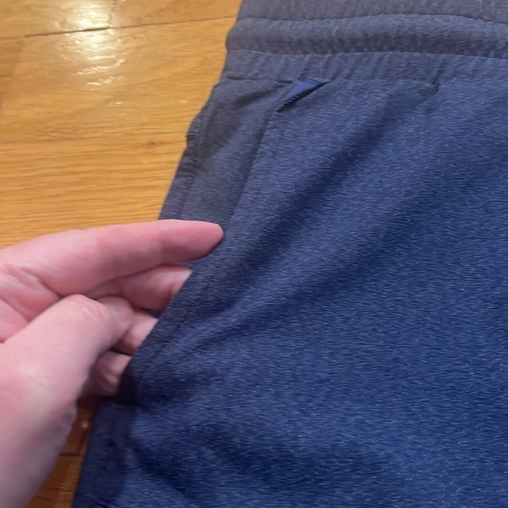 Hollywood the jean people men shorts size XXL.